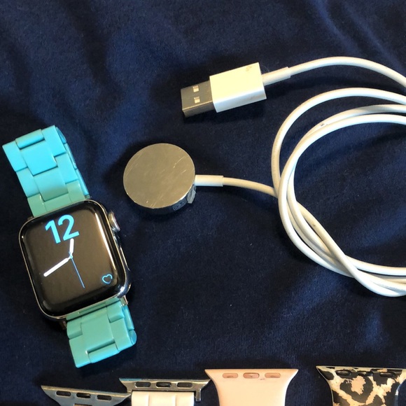 Apple Watch - Picture 2 of 5